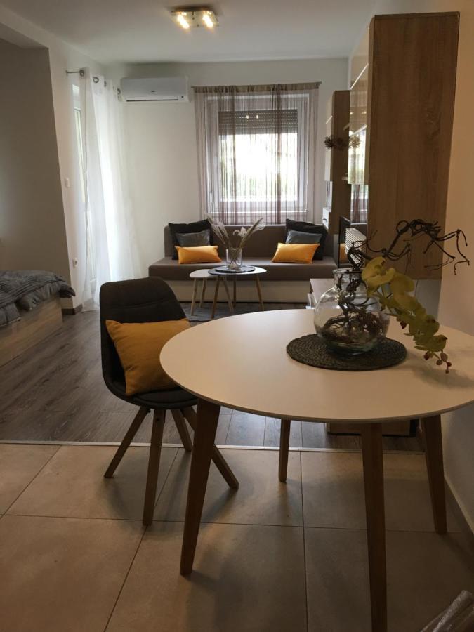 Home Apartment شوبرون المظهر الخارجي الصورة