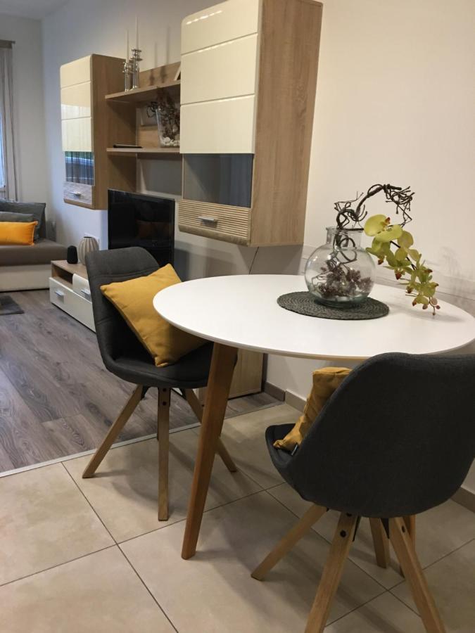 Home Apartment شوبرون المظهر الخارجي الصورة